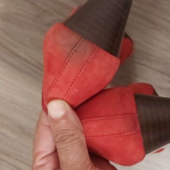 Tory burch red suede shoes - Picture 6 of 6